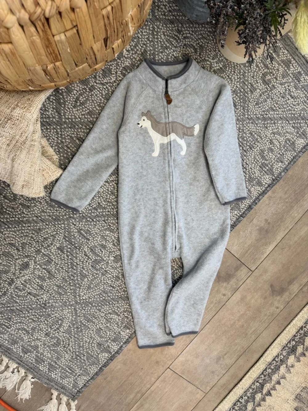 Carter's Boy Gray Husky/ Wolf Appliqué Zip Fleece Romper Long Sleeves 24 Months